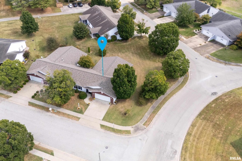 501 LEXINGTON Court, Carbondale, Illinois 62901, 2 Bedrooms Bedrooms, 0 ,2 BathroomsBathrooms,Residential,For Sale,LEXINGTON,0,RMAEB459770