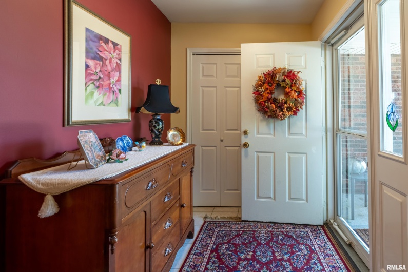 501 LEXINGTON Court, Carbondale, Illinois 62901, 2 Bedrooms Bedrooms, 0 ,2 BathroomsBathrooms,Residential,For Sale,LEXINGTON,0,RMAEB459770