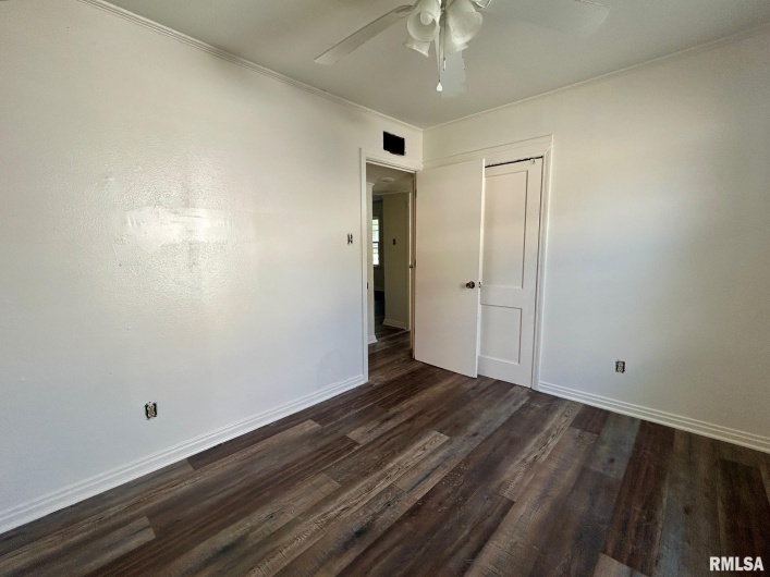 507 DAVIS Street, Carbondale, Illinois 62901, 2 Bedrooms Bedrooms, 0 ,1 BathroomBathrooms,Residential,For Sale,DAVIS,0,RMAEB459771