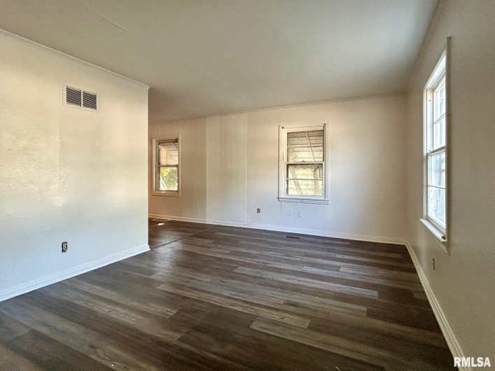 507 DAVIS Street, Carbondale, Illinois 62901, 2 Bedrooms Bedrooms, 0 ,1 BathroomBathrooms,Residential,For Sale,DAVIS,0,RMAEB459771