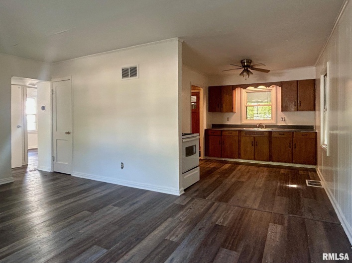 507 DAVIS Street, Carbondale, Illinois 62901, 2 Bedrooms Bedrooms, 0 ,1 BathroomBathrooms,Residential,For Sale,DAVIS,0,RMAEB459771