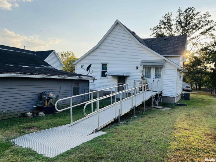 720 MILL Street, Carrier Mills, Illinois 62917, 1 Bedroom Bedrooms, 0 ,1 BathroomBathrooms,Residential,For Sale,MILL,0,RMAEB459773