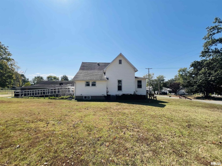 720 MILL Street, Carrier Mills, Illinois 62917, 1 Bedroom Bedrooms, 0 ,1 BathroomBathrooms,Residential,For Sale,MILL,0,RMAEB459773