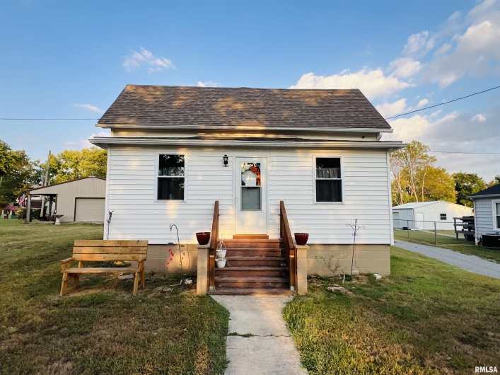 720 MILL Street, Carrier Mills, Illinois 62917, 1 Bedroom Bedrooms, 0 ,1 BathroomBathrooms,Residential,For Sale,MILL,0,RMAEB459773