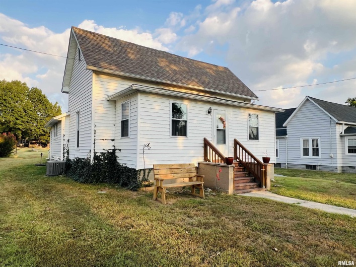 720 MILL Street, Carrier Mills, Illinois 62917, 1 Bedroom Bedrooms, 0 ,1 BathroomBathrooms,Residential,For Sale,MILL,0,RMAEB459773