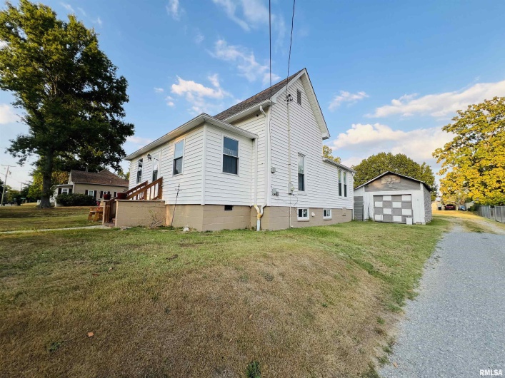 720 MILL Street, Carrier Mills, Illinois 62917, 1 Bedroom Bedrooms, 0 ,1 BathroomBathrooms,Residential,For Sale,MILL,0,RMAEB459773