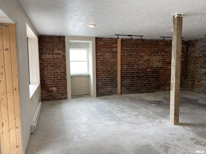 101 16TH Street, Murphysboro, Illinois 62966, 0 , 0 ,0,Commercial Sale,For Sale,16TH,0,RMAEB459775