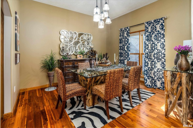2200 BRENTWOOD Drive, Marion, Illinois 62959, 4 Bedrooms Bedrooms, 0 ,2 BathroomsBathrooms,Residential,For Sale,BRENTWOOD,0,RMAEB459774