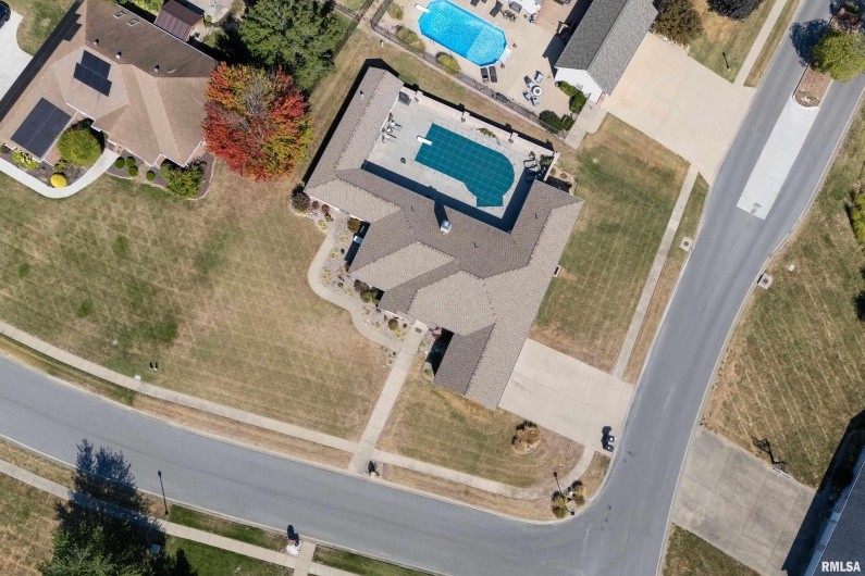 2200 BRENTWOOD Drive, Marion, Illinois 62959, 4 Bedrooms Bedrooms, 0 ,2 BathroomsBathrooms,Residential,For Sale,BRENTWOOD,0,RMAEB459774