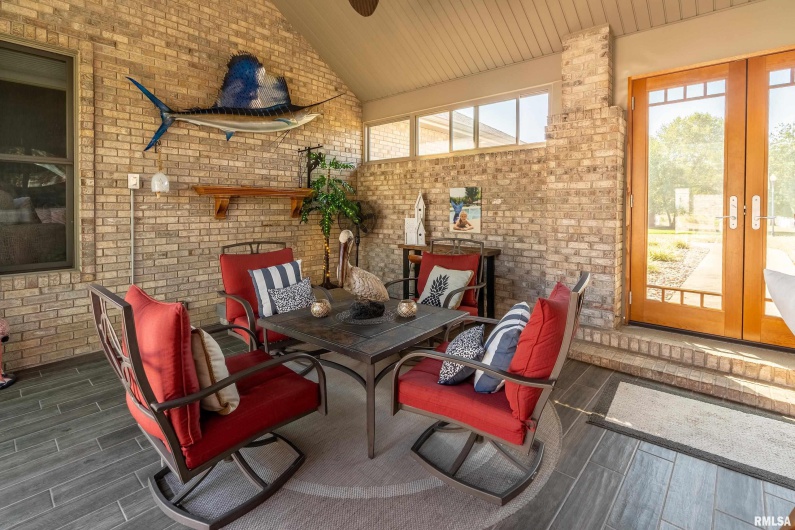 2200 BRENTWOOD Drive, Marion, Illinois 62959, 4 Bedrooms Bedrooms, 0 ,2 BathroomsBathrooms,Residential,For Sale,BRENTWOOD,0,RMAEB459774
