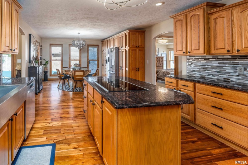 2200 BRENTWOOD Drive, Marion, Illinois 62959, 4 Bedrooms Bedrooms, 0 ,2 BathroomsBathrooms,Residential,For Sale,BRENTWOOD,0,RMAEB459774