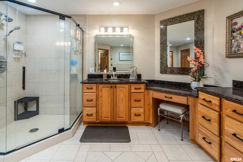 2200 BRENTWOOD Drive, Marion, Illinois 62959, 4 Bedrooms Bedrooms, 0 ,2 BathroomsBathrooms,Residential,For Sale,BRENTWOOD,0,RMAEB459774