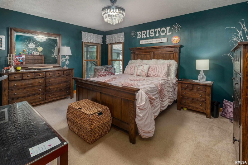 2200 BRENTWOOD Drive, Marion, Illinois 62959, 4 Bedrooms Bedrooms, 0 ,2 BathroomsBathrooms,Residential,For Sale,BRENTWOOD,0,RMAEB459774