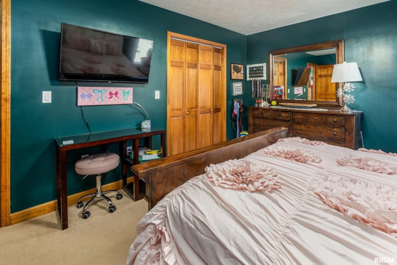 2200 BRENTWOOD Drive, Marion, Illinois 62959, 4 Bedrooms Bedrooms, 0 ,2 BathroomsBathrooms,Residential,For Sale,BRENTWOOD,0,RMAEB459774
