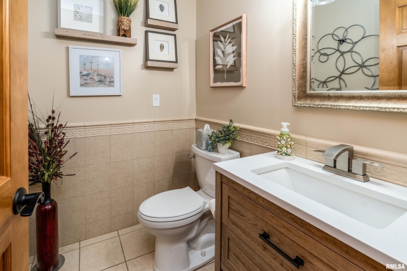 2200 BRENTWOOD Drive, Marion, Illinois 62959, 4 Bedrooms Bedrooms, 0 ,2 BathroomsBathrooms,Residential,For Sale,BRENTWOOD,0,RMAEB459774