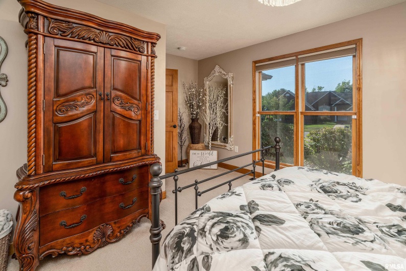 2200 BRENTWOOD Drive, Marion, Illinois 62959, 4 Bedrooms Bedrooms, 0 ,2 BathroomsBathrooms,Residential,For Sale,BRENTWOOD,0,RMAEB459774