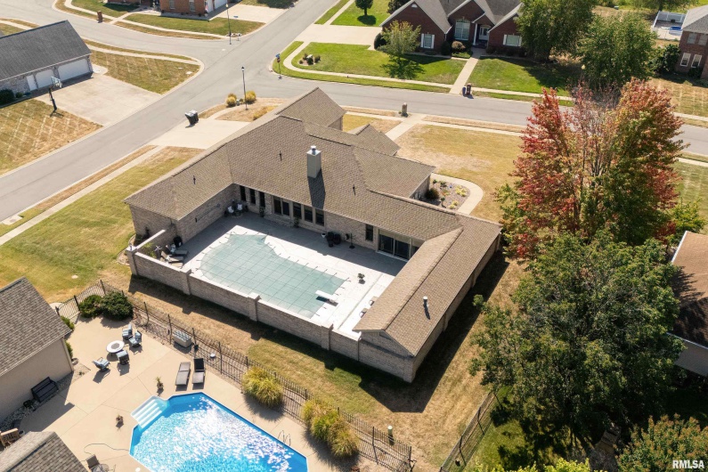 2200 BRENTWOOD Drive, Marion, Illinois 62959, 4 Bedrooms Bedrooms, 0 ,2 BathroomsBathrooms,Residential,For Sale,BRENTWOOD,0,RMAEB459774
