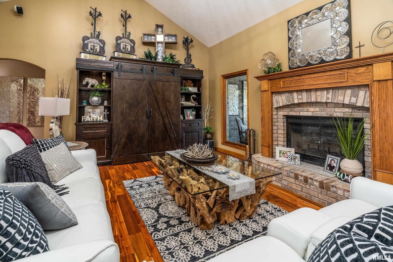 2200 BRENTWOOD Drive, Marion, Illinois 62959, 4 Bedrooms Bedrooms, 0 ,2 BathroomsBathrooms,Residential,For Sale,BRENTWOOD,0,RMAEB459774