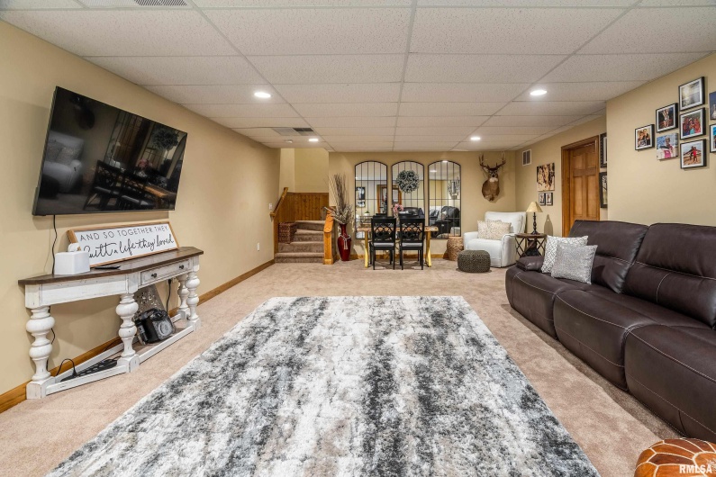 2200 BRENTWOOD Drive, Marion, Illinois 62959, 4 Bedrooms Bedrooms, 0 ,2 BathroomsBathrooms,Residential,For Sale,BRENTWOOD,0,RMAEB459774
