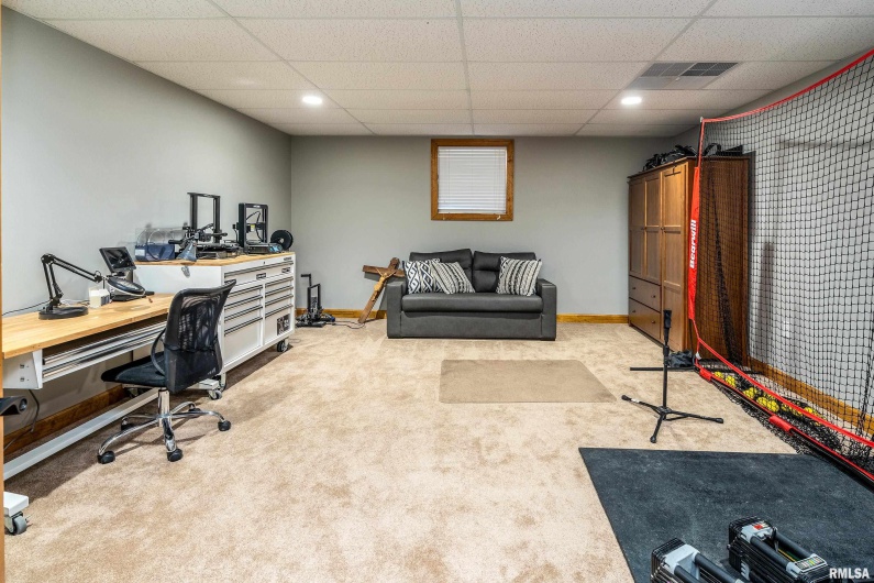2200 BRENTWOOD Drive, Marion, Illinois 62959, 4 Bedrooms Bedrooms, 0 ,2 BathroomsBathrooms,Residential,For Sale,BRENTWOOD,0,RMAEB459774