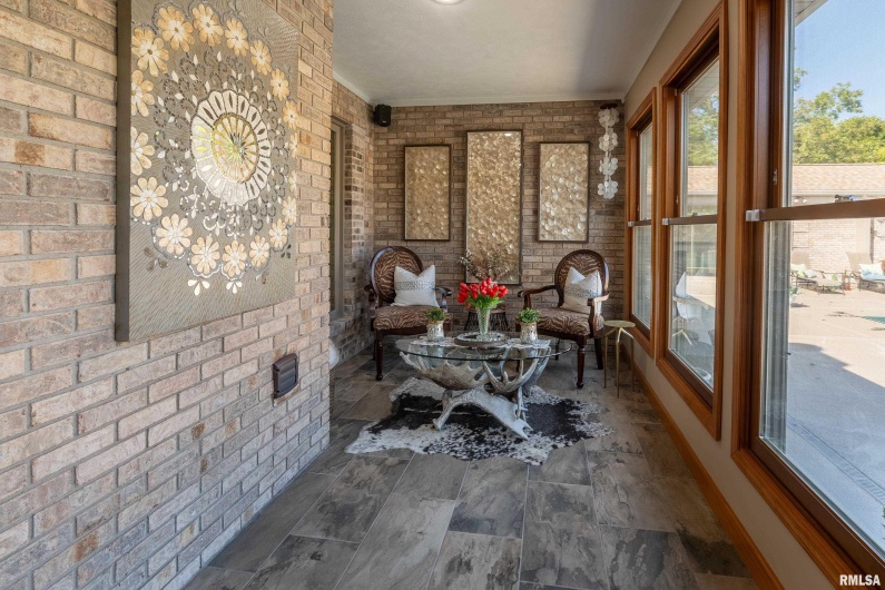 2200 BRENTWOOD Drive, Marion, Illinois 62959, 4 Bedrooms Bedrooms, 0 ,2 BathroomsBathrooms,Residential,For Sale,BRENTWOOD,0,RMAEB459774
