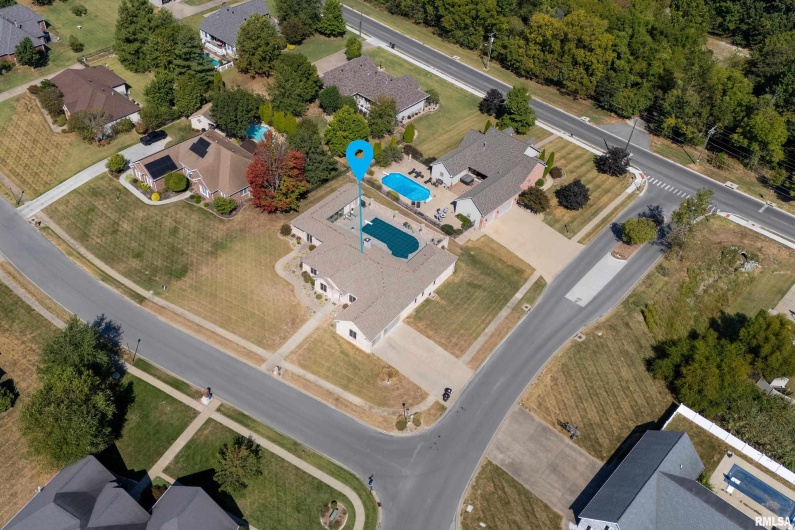 2200 BRENTWOOD Drive, Marion, Illinois 62959, 4 Bedrooms Bedrooms, 0 ,2 BathroomsBathrooms,Residential,For Sale,BRENTWOOD,0,RMAEB459774