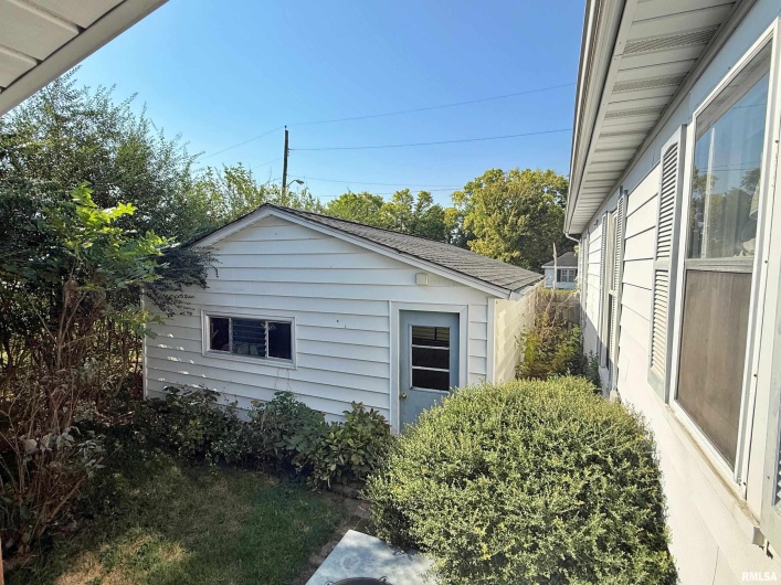 601 5TH Street, Metropolis, Illinois 62960, 3 Bedrooms Bedrooms, 0 ,2 BathroomsBathrooms,Residential,For Sale,5TH,0,RMAEB459778