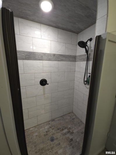 3477 Sneed Road, Carbondale, Illinois 62901, 3 Bedrooms Bedrooms, 0 ,3 BathroomsBathrooms,Residential,For Sale,Sneed,0,RMAQC4267501