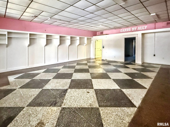 109 MONROE Street, Herrin, Illinois 62948, 0 , 0 ,0,Commercial Lease,For Sale,MONROE,0,RMAQC4267528