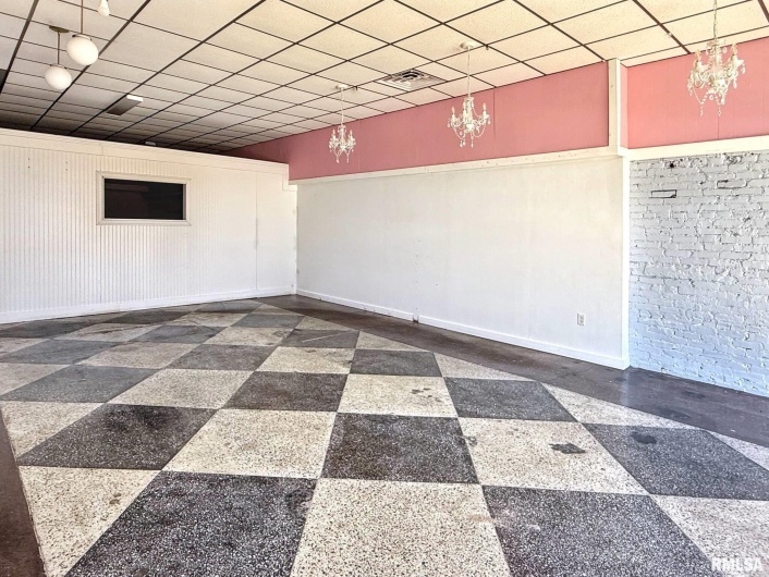 109 MONROE Street, Herrin, Illinois 62948, 0 , 0 ,0,Commercial Lease,For Sale,MONROE,0,RMAQC4267528