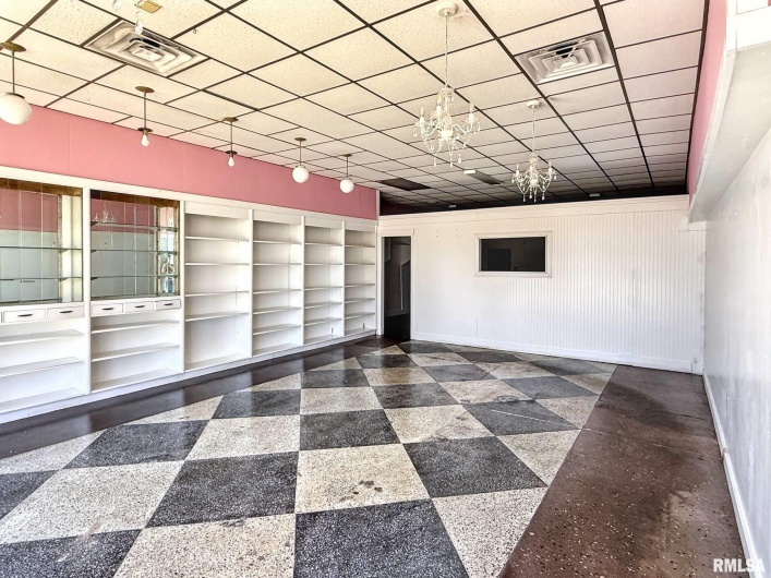 109 MONROE Street, Herrin, Illinois 62948, 0 , 0 ,0,Commercial Lease,For Sale,MONROE,0,RMAQC4267528