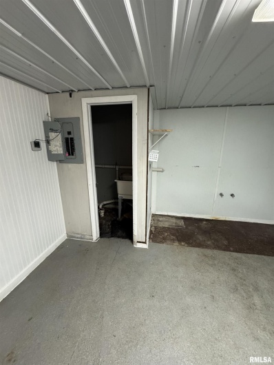 109 MONROE Street, Herrin, Illinois 62948, 0 , 0 ,0,Commercial Sale,For Sale,MONROE,0,RMAQC4267529