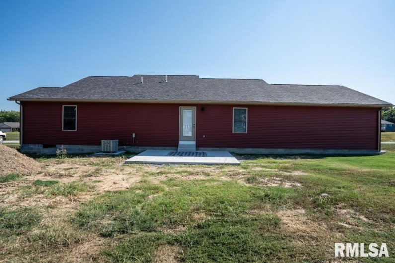 659 COPPER CREEK Lane, Herrin, Illinois 62948, 3 Bedrooms Bedrooms, 0 ,2 BathroomsBathrooms,Residential,For Sale,COPPER CREEK,0,RMAQC4267524