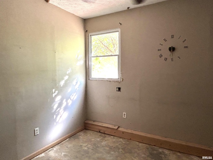 744 CARDINAL Road, Carbondale, Illinois 62901, 3 Bedrooms Bedrooms, 0 ,1 BathroomBathrooms,Residential,For Sale,CARDINAL,0,RMAEB459787