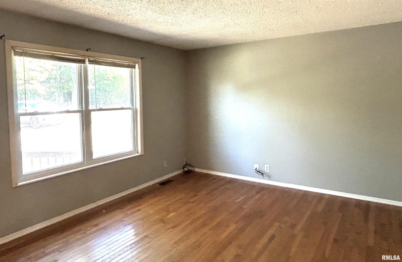 744 CARDINAL Road, Carbondale, Illinois 62901, 3 Bedrooms Bedrooms, 0 ,1 BathroomBathrooms,Residential,For Sale,CARDINAL,0,RMAEB459787