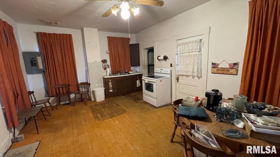 11301 Crystal Springs Road, Sparta, Illinois 62286, 3 Bedrooms Bedrooms, 0 ,1 BathroomBathrooms,Residential,For Sale,Crystal Springs,0,RMAEB459789