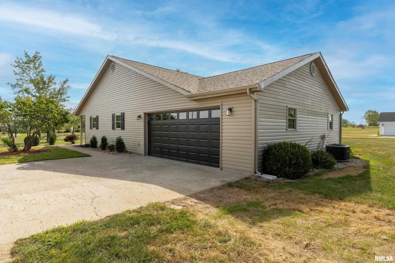 12852 Quarter Horse Road, Marion, Illinois 62959, 3 Bedrooms Bedrooms, 0 ,2 BathroomsBathrooms,Residential,For Sale,Quarter Horse,0,RMAQC4266930