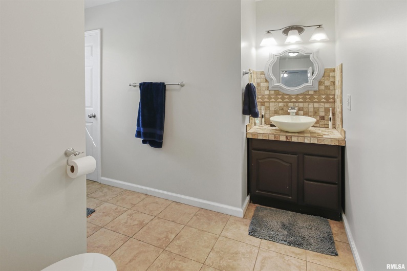 402 WILSON Street, Herrin, Illinois 62948, 4 Bedrooms Bedrooms, 0 ,2 BathroomsBathrooms,Residential,For Sale,WILSON,0,RMAEB459790