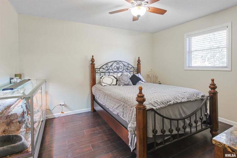 402 WILSON Street, Herrin, Illinois 62948, 4 Bedrooms Bedrooms, 0 ,2 BathroomsBathrooms,Residential,For Sale,WILSON,0,RMAEB459790