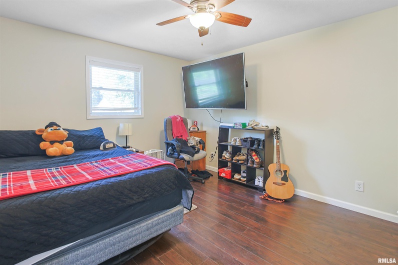 402 WILSON Street, Herrin, Illinois 62948, 4 Bedrooms Bedrooms, 0 ,2 BathroomsBathrooms,Residential,For Sale,WILSON,0,RMAEB459790