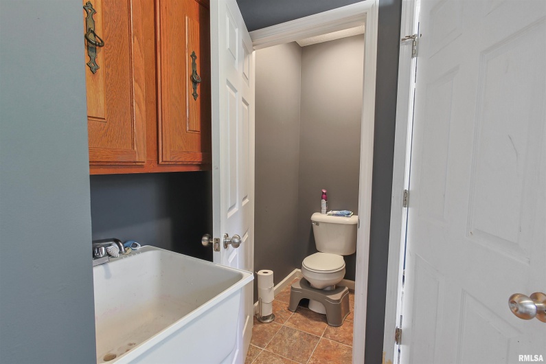 402 WILSON Street, Herrin, Illinois 62948, 4 Bedrooms Bedrooms, 0 ,2 BathroomsBathrooms,Residential,For Sale,WILSON,0,RMAEB459790