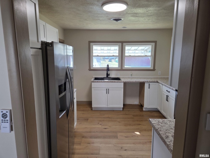 404 9TH Street, Johnston City, Illinois 62951, 3 Bedrooms Bedrooms, 0 ,2 BathroomsBathrooms,Residential,For Sale,9TH,0,RMAEB459794