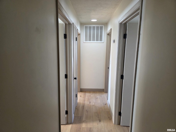 404 9TH Street, Johnston City, Illinois 62951, 3 Bedrooms Bedrooms, 0 ,2 BathroomsBathrooms,Residential,For Sale,9TH,0,RMAEB459794