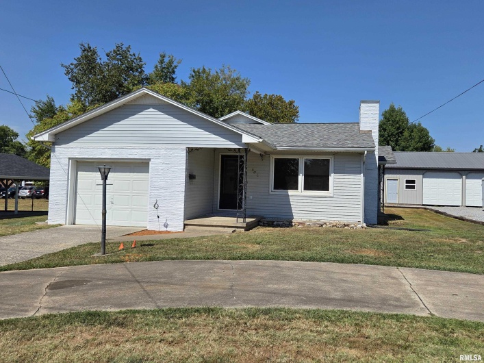 404 9TH Street, Johnston City, Illinois 62951, 3 Bedrooms Bedrooms, 0 ,2 BathroomsBathrooms,Residential,For Sale,9TH,0,RMAEB459794