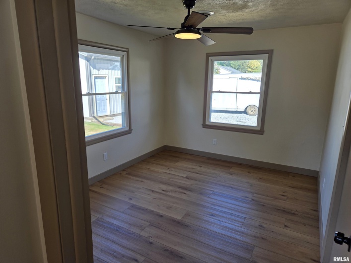 404 9TH Street, Johnston City, Illinois 62951, 3 Bedrooms Bedrooms, 0 ,2 BathroomsBathrooms,Residential,For Sale,9TH,0,RMAEB459794