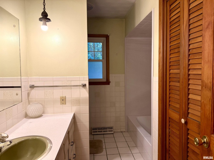 5188 MARKET Road, Marion, Illinois 62959, 3 Bedrooms Bedrooms, 0 ,1 BathroomBathrooms,Residential,For Sale,MARKET,0,RMAEB459797