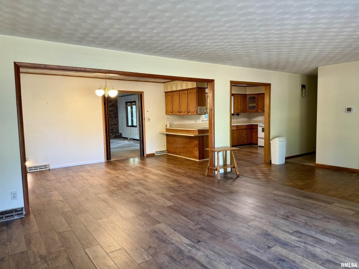 5188 MARKET Road, Marion, Illinois 62959, 3 Bedrooms Bedrooms, 0 ,1 BathroomBathrooms,Residential,For Sale,MARKET,0,RMAEB459797