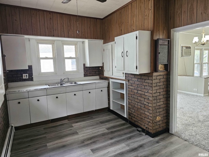 611 Meridian Street, Marion, Illinois 62959, 2 Bedrooms Bedrooms, 0 ,1 BathroomBathrooms,Residential,For Sale,Meridian,0,RMAQC4267564