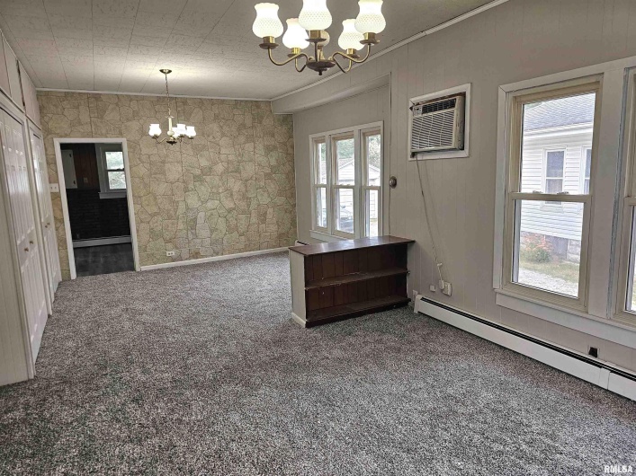 611 Meridian Street, Marion, Illinois 62959, 2 Bedrooms Bedrooms, 0 ,1 BathroomBathrooms,Residential,For Sale,Meridian,0,RMAQC4267564