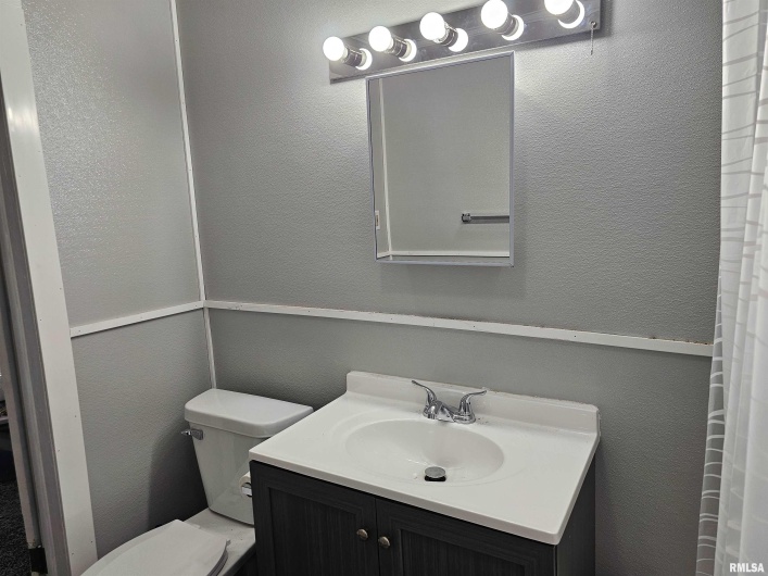 611 Meridian Street, Marion, Illinois 62959, 2 Bedrooms Bedrooms, 0 ,1 BathroomBathrooms,Residential,For Sale,Meridian,0,RMAQC4267564